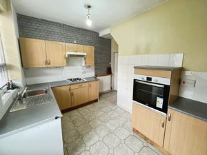Kitchen- click for photo gallery
